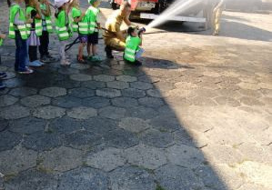 Ćwiczenia gaszenia pożarów.