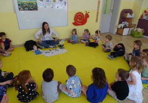 Dzieci słuchają