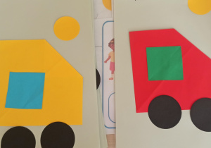 Kolorowe samochody z figur geometrycznych.