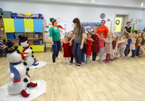 Wesoły pociąg rusza.