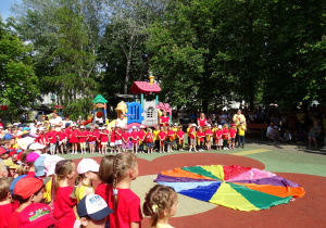 Wszystkie grupy na placu