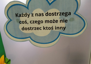 zdjęcie chmurki z pozytywną sentencją
