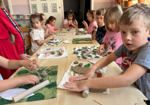 Zajęcia ceramiczne w grupie Maki.