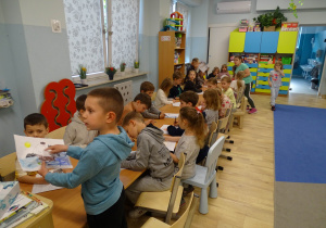 Schodzenie się dzieci i pirackie kolorowanki.