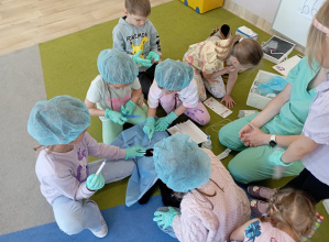 "Praca i pasje Rodziców" Zajęcia o pracy lekarza w grupie Maki