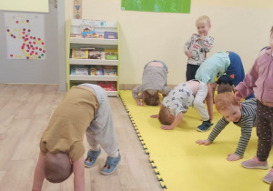 gimnastyka w najmłodszej grupie
