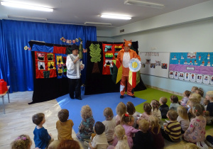 Aktorzy z rekwizytami