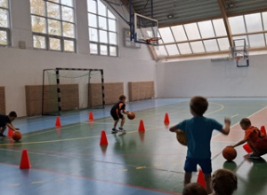 Zajęcia z koszykówki w grupie Chabry