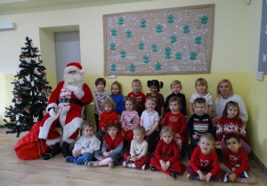 Grupa Stokrotki z Mikołajem