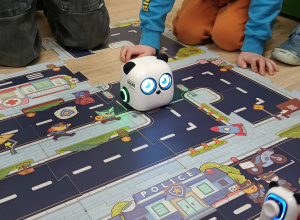 Zabawy z wykorzystaniem robotów w Bratkach