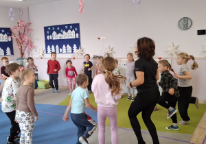 Gimnastyka w grupie Chabry.