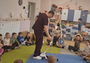 Zajęcia o zdrowiu prowadzone przez lekarza - ortopedę w Chabrach.