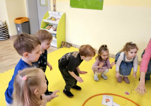 Zajęcia tematyczne w grupie Rumianki.