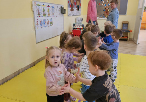 Zajęcia tematyczne w grupie Rumianki.