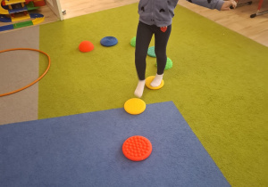 Zajęcia ruchowe w grupie Maki.