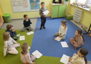 Zajęcia tematyczne w grupie Słoneczniki.