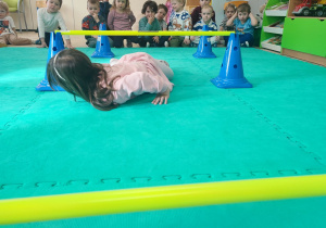 Zabawy ruchowe w Bratkach.