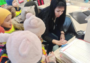 Dzieci poznają pracę na poczcie