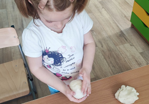 Ugniatanie masy solnej.