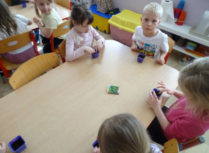 Maki i Chabry zakładają szklarnię z ziołami i warzywami liściastymi